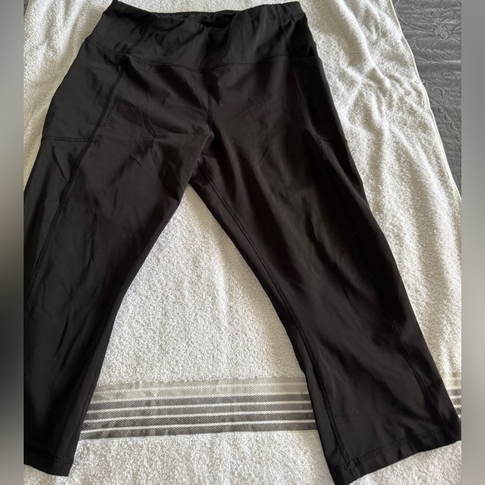 2 black leggings